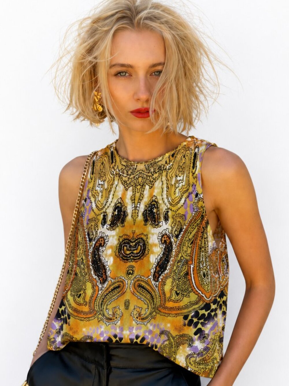 Cartise Embellished w. beading, Paisley Sleeveless Knit Top